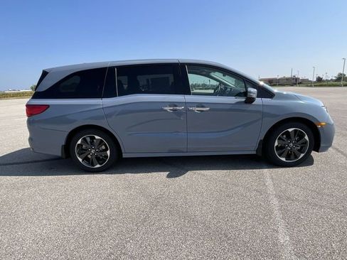 Used 2024 Honda Odyssey Elite image 13