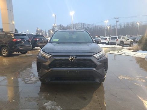 Used 2022 Toyota RAV4 XLE image 2
