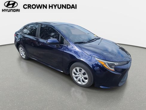Used 2022 Toyota Corolla LE image 4