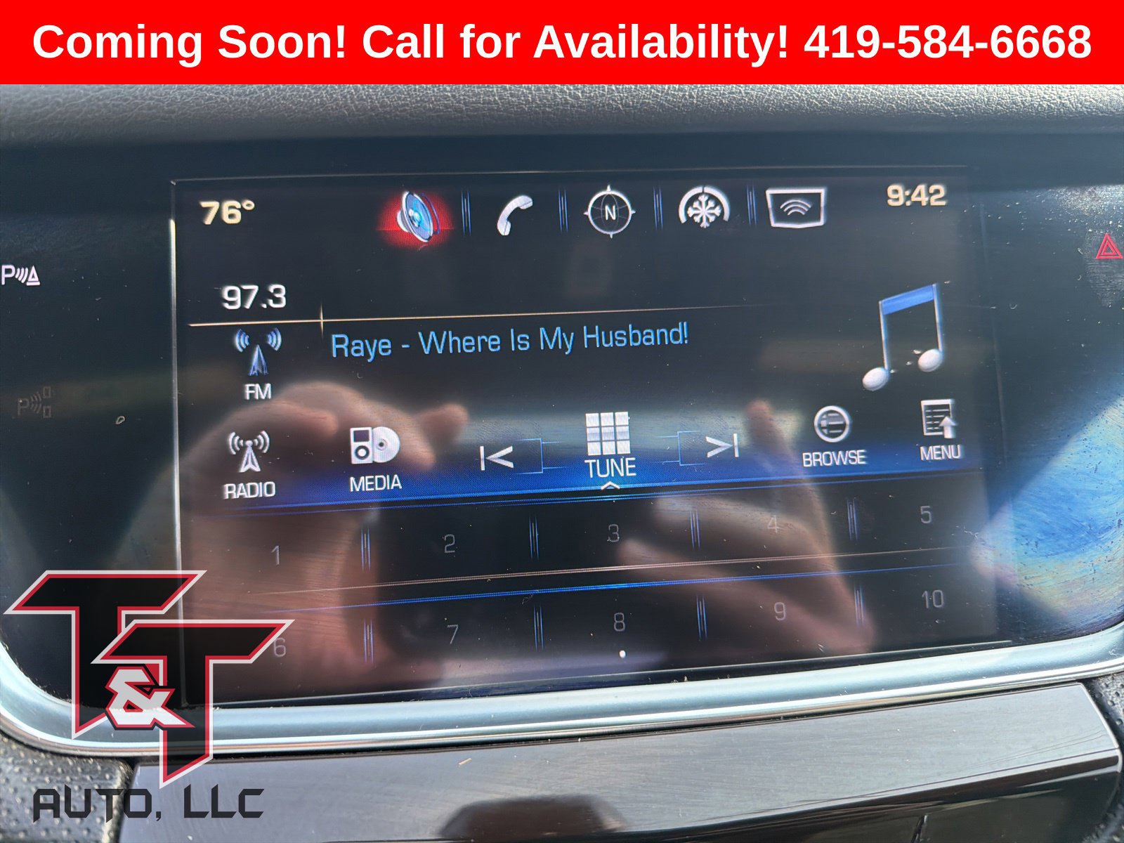 Used 2017 Cadillac XT5 Luxury w/ Driver Awareness Package FWD image 9