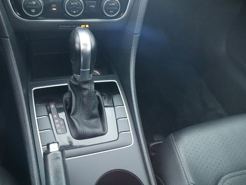 Used 2017 Volkswagen Passat 1.8T R-Line image 20