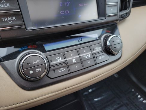 Used 2013 Toyota RAV4 XLE image 32