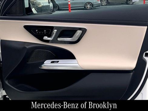 Used 2025 Mercedes-Benz E 450 4MATIC Sedan image 23