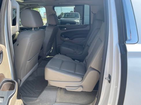 Used 2018 Chevrolet Suburban Premier AWD/4WD image 10