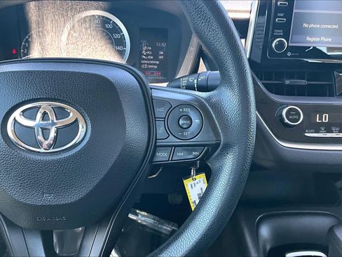 Used 2021 Toyota Corolla LE FWD image 24