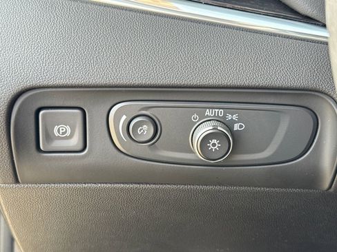 Used 2021 Buick Enclave Avenir w/ Avenir Technology Package image 31