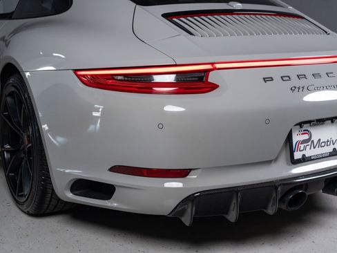 Used 2018 Porsche 911 Carrera 4S AWD/4WD image 9