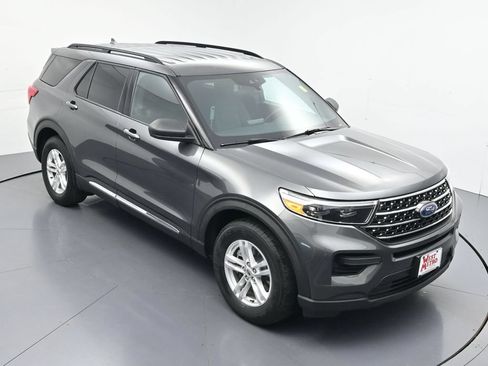Used 2020 Ford Explorer XLT w/ Comfort Package AWD/4WD image 28