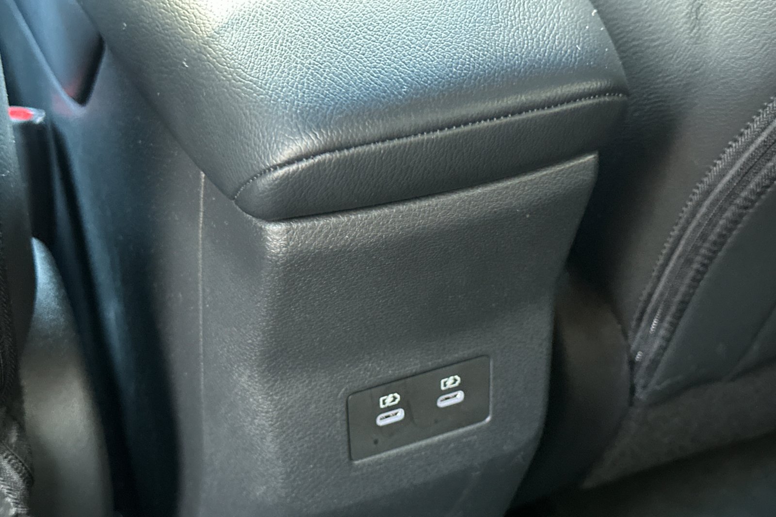 Used 2025 Nissan Kicks SR AWD/4WD image 36
