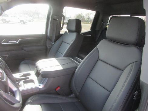 New 2026 GMC Sierra 1500 SLT image 14