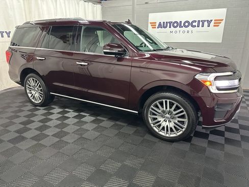 Used 2024 Ford Expedition Limited AWD/4WD image 2