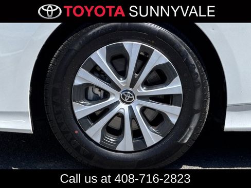Used 2021 Toyota Prius Prime LE FWD image 12