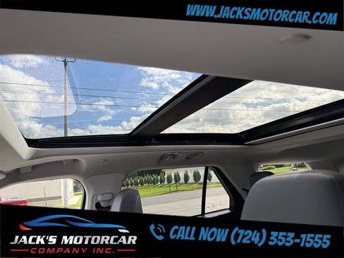 Used 2025 Ford Explorer Active w/ Active Comfort Package AWD/4WD image 19