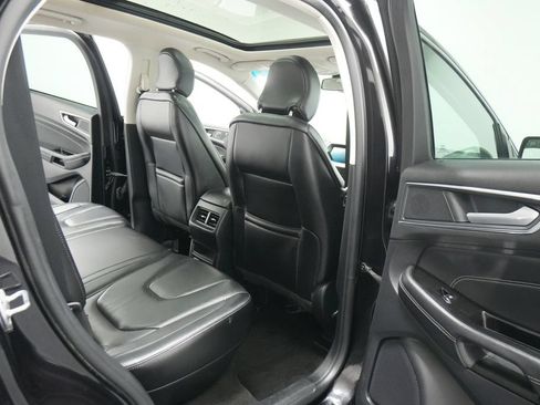 Used 2019 Ford Edge Titanium w/ Cold Weather Package AWD/4WD image 31