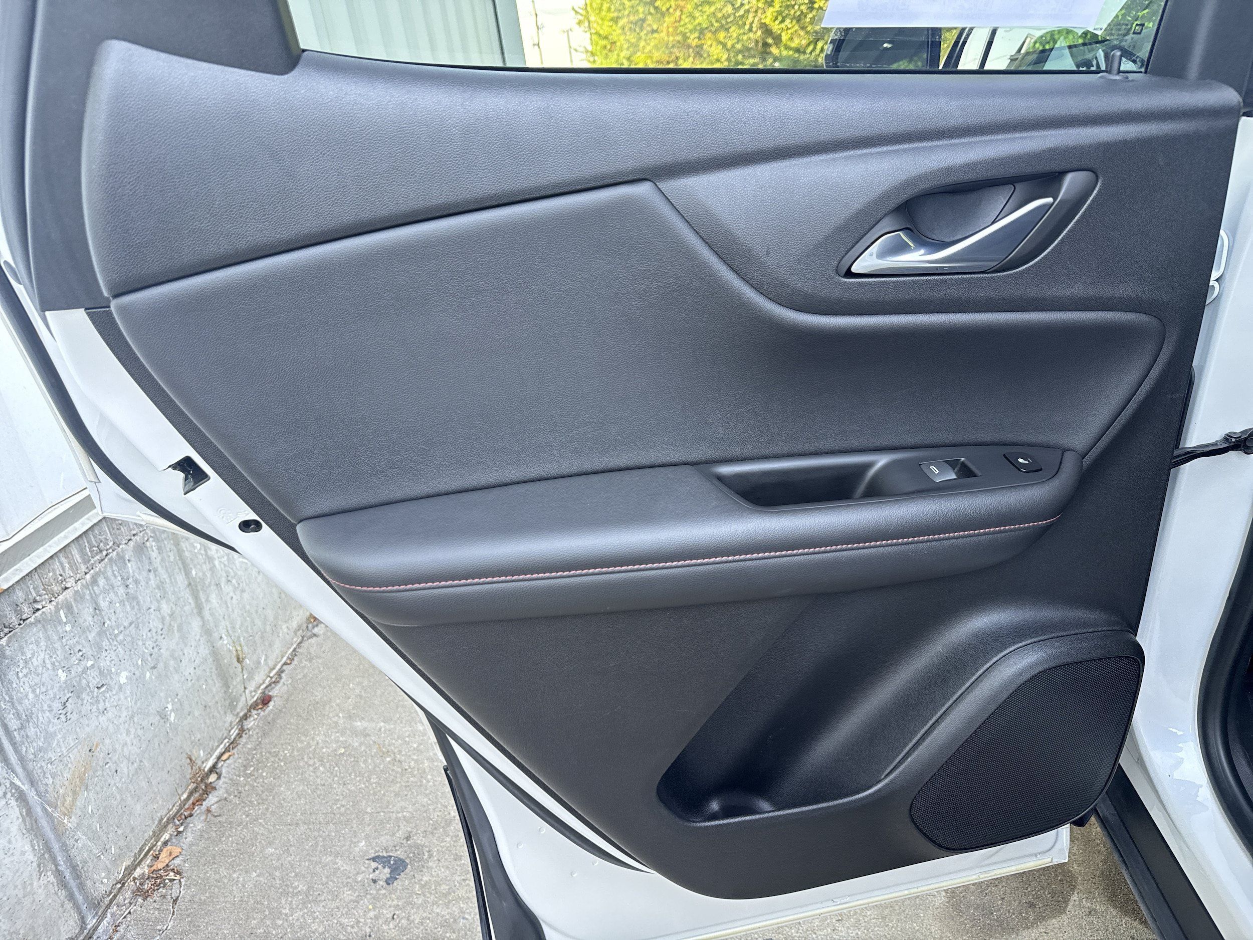 Used 2021 Chevrolet Blazer RS w/ Enhanced Convenience Package FWD image 11