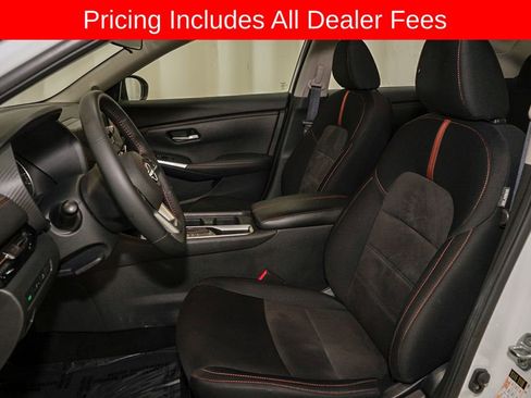 Certified 2025 Nissan Sentra SR FWD image 10