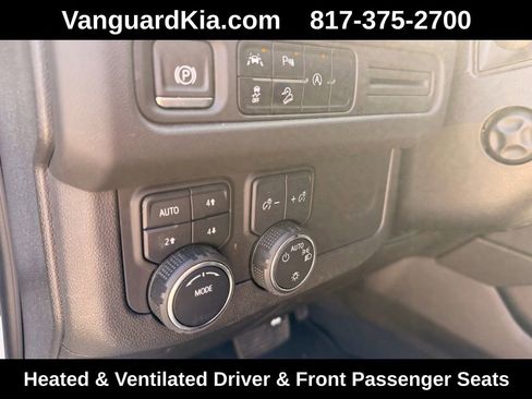 Used 2023 Chevrolet Suburban Premier image 16