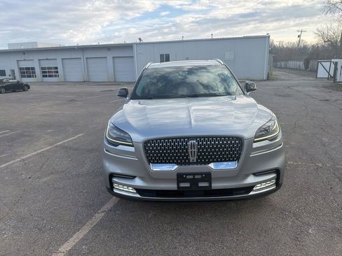 Used 2020 Lincoln Aviator Reserve w/ Equipment Group 201A image 3