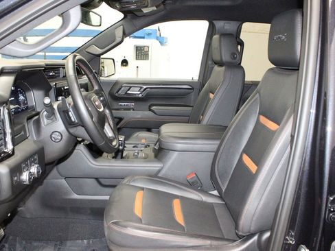 Used 2023 GMC Sierra 1500 AT4 w/ AT4 Preferred Package image 13