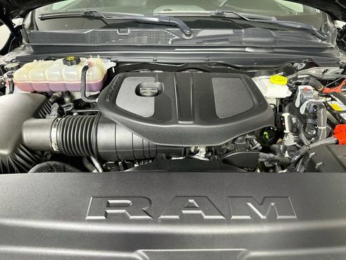 Used 2025 RAM 1500 Laramie w/ Sport Appearance Package AWD/4WD image 9