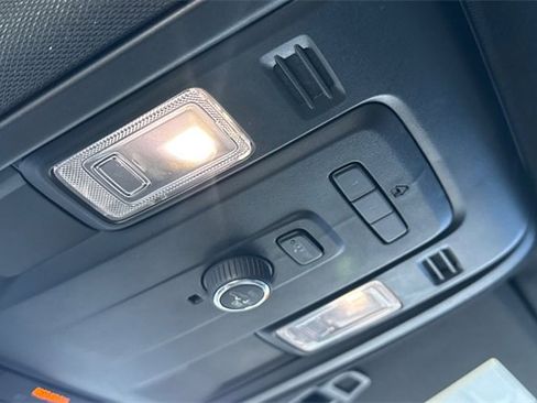 Used 2023 GMC Yukon SLT image 25