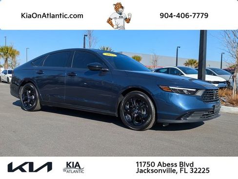 Used 2025 Honda Accord SE image 1