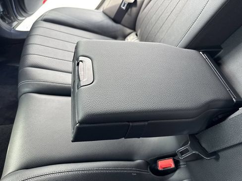Used 2018 Mercedes-Benz E 300 4MATIC image 38