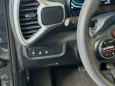 Used 2025 Kia Soul LX w/ LX Technology Package image 17