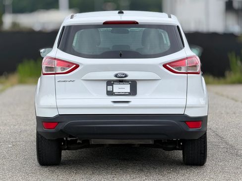 Used 2016 Ford Escape S FWD image 4
