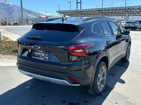 New 2026 Chevrolet Trax LT FWD image 24