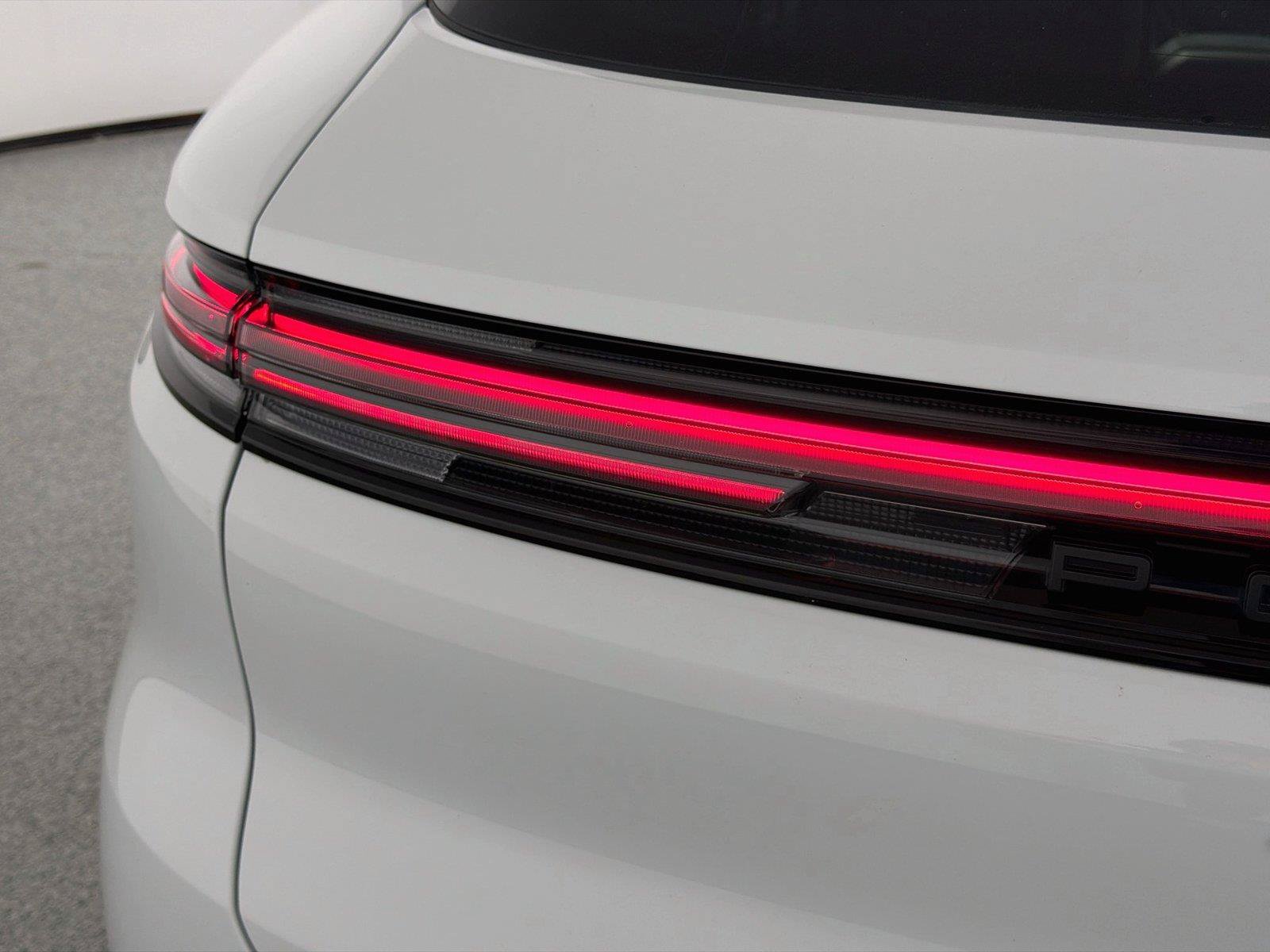 Certified 2026 Porsche Cayenne GTS AWD/4WD image 16