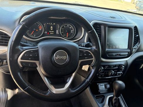 Used 2016 Jeep Cherokee Latitude w/ Safety/Convenience Group FWD image 12
