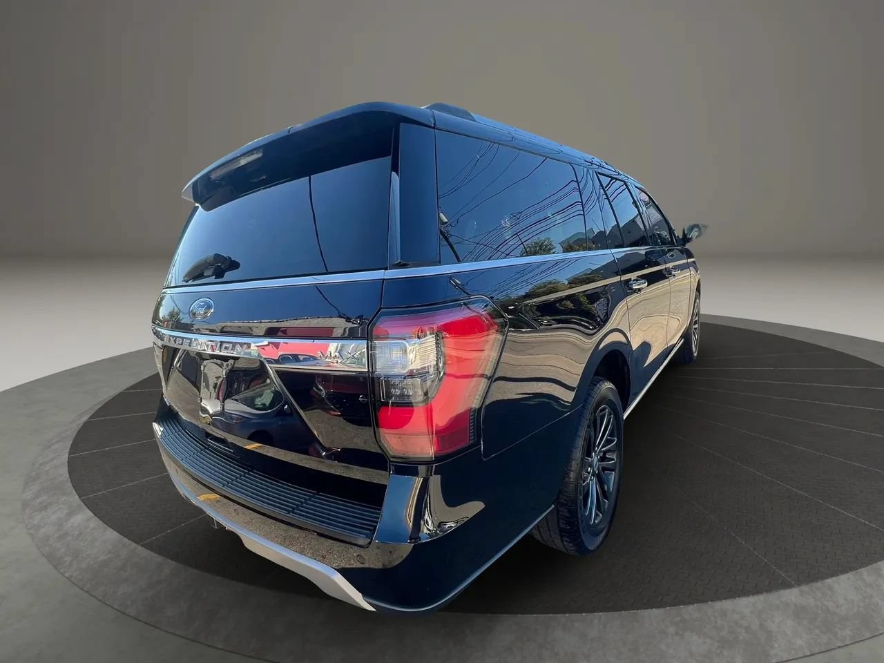 Used 2021 Ford Expedition Max Limited AWD/4WD image 5