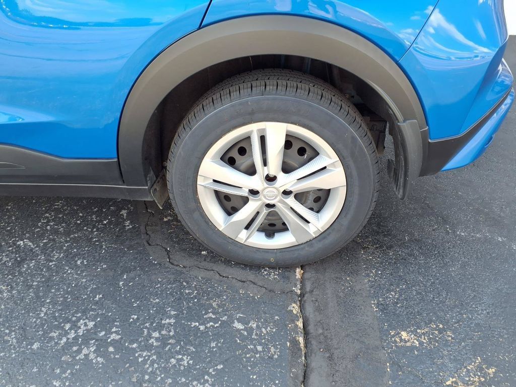 Used 2025 Nissan Kicks Play S FWD image 23