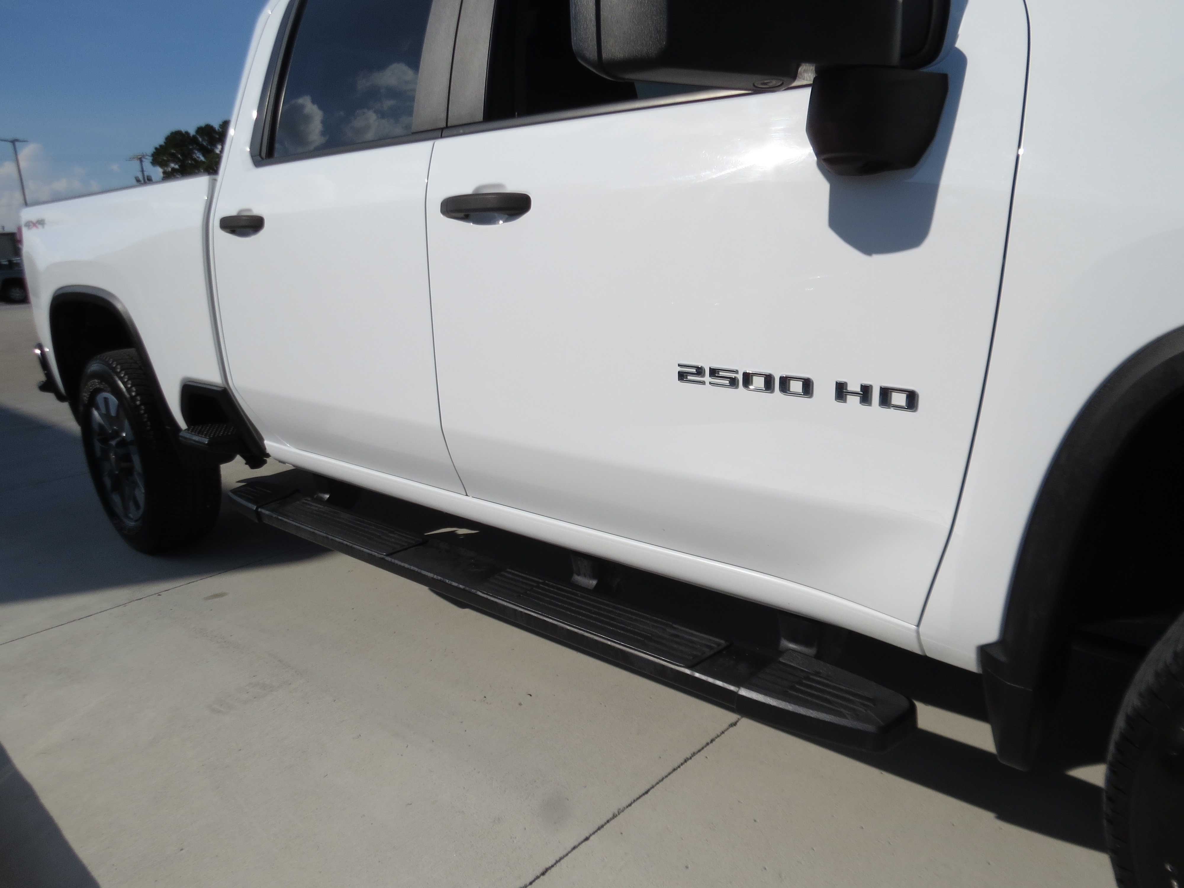 Used 2022 Chevrolet Silverado 2500 Custom w/ Custom Value Package AWD/4WD image 10