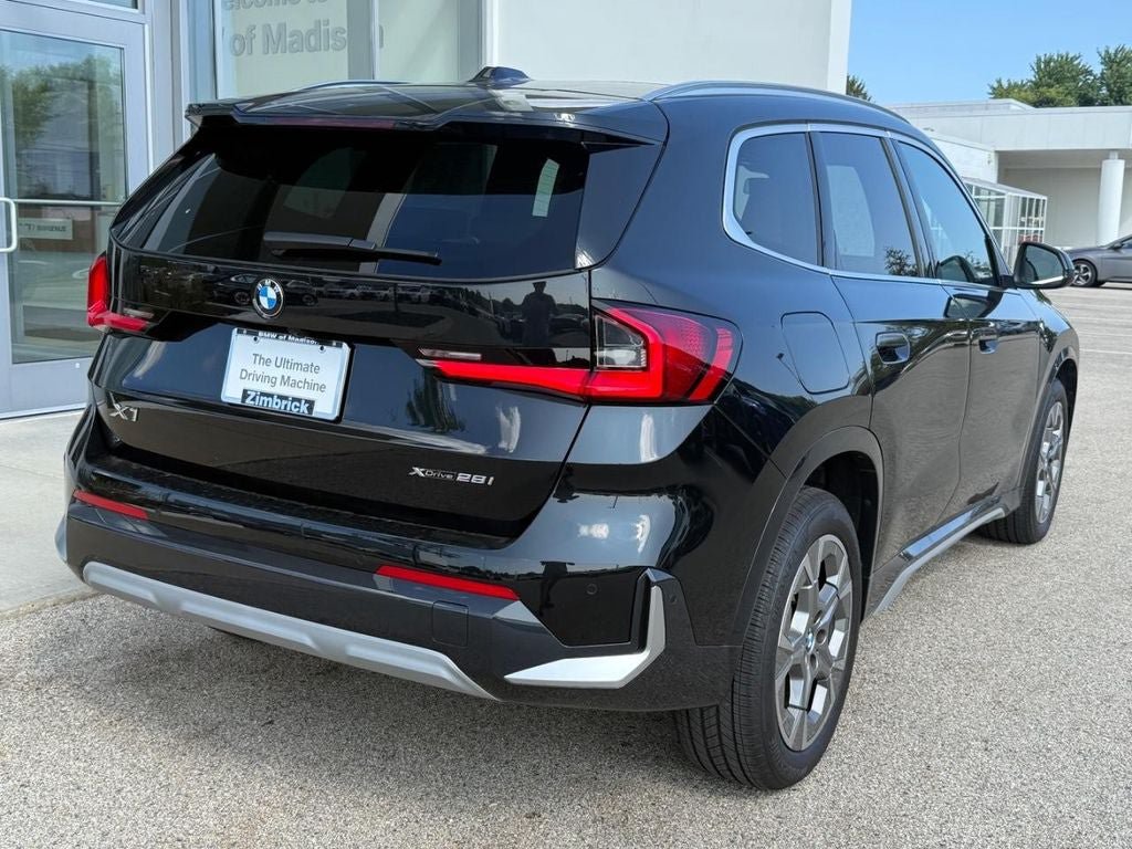 Used 2025 BMW X1 xDrive28i w/ Convenience Package AWD/4WD image 3
