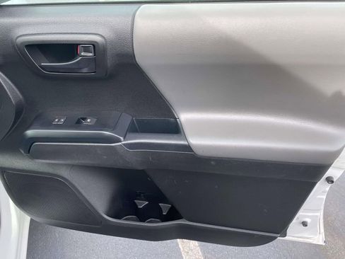 Used 2022 Toyota Tacoma SR image 44