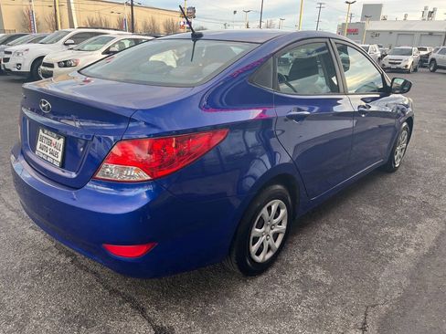Used 2012 Hyundai Accent GLS image 6