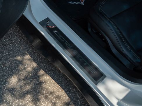 Used 2018 Chevrolet Corvette Grand Sport w/ Z07 Performance Package image 17