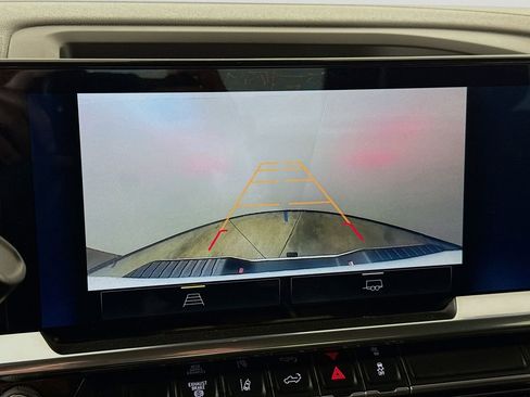 Used 2024 Chevrolet Silverado 3500 LT image 16