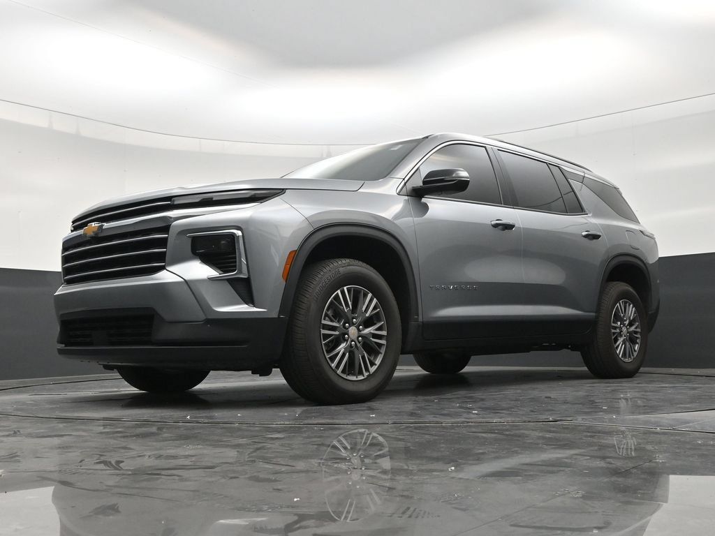Used 2026 Chevrolet Traverse LT FWD image 19