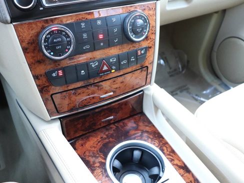 Used 2012 Mercedes-Benz GL 450 4MATIC image 29