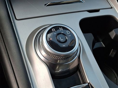 Used 2022 Ford Explorer XLT image 16