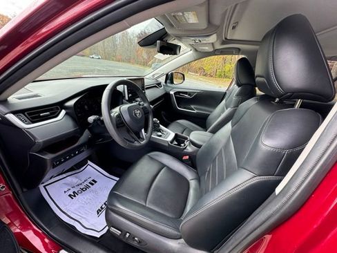 Used 2020 Toyota RAV4 Limited image 10