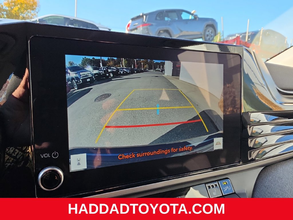 Used 2025 Toyota Camry LE w/ Convenience Package AWD/4WD image 18