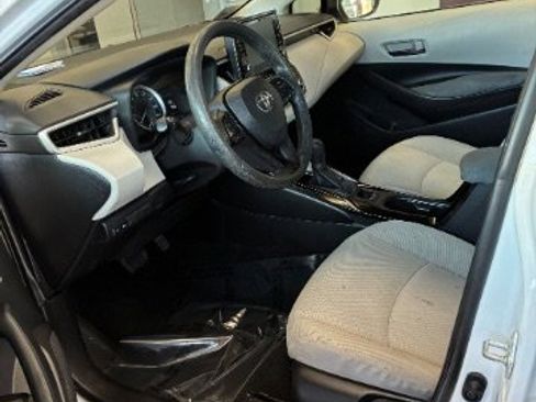 Used 2022 Toyota Corolla LE image 15