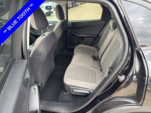 Used 2022 Ford Escape SE w/ SE Sport Appearance Package image 6