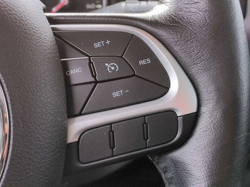 Used 2018 Jeep Renegade Latitude w/ UConnect 8.4 Nav Group image 26