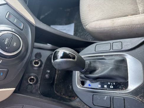 Used 2018 Hyundai Santa Fe SE w/ Cargo Package image 17