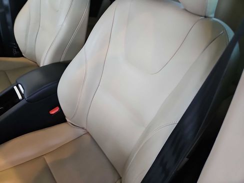 Used 2016 Volvo XC60 T6 w/ Protection Package image 21